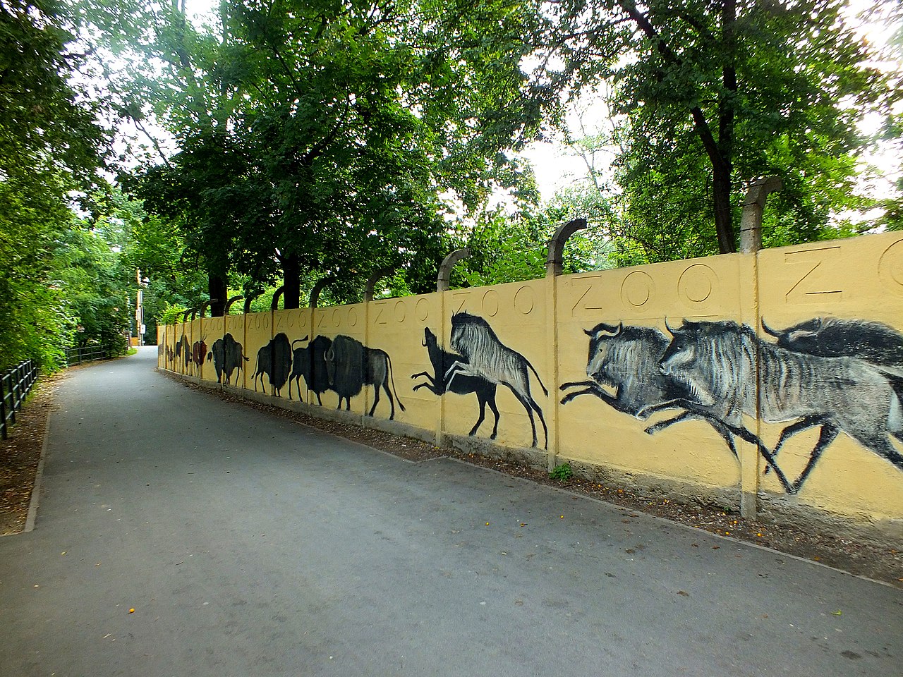 1280px Wrocław ogrodzenie zoo mural autorstwa Jerzego Wołoszynowicza DSCF4979